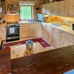 4 Bedroom Gorgeous In בית נופש *