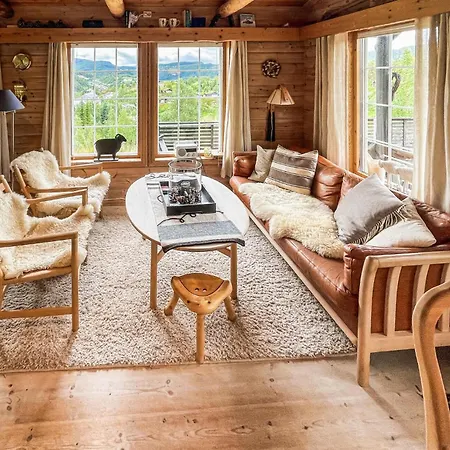 4 Bedroom Gorgeous In Tjorhom