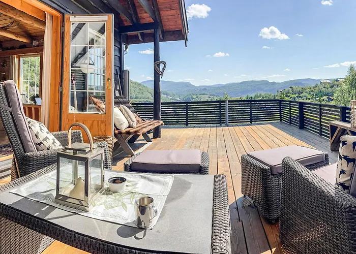 4 Bedroom Gorgeous In Casa de Férias Tjorhom