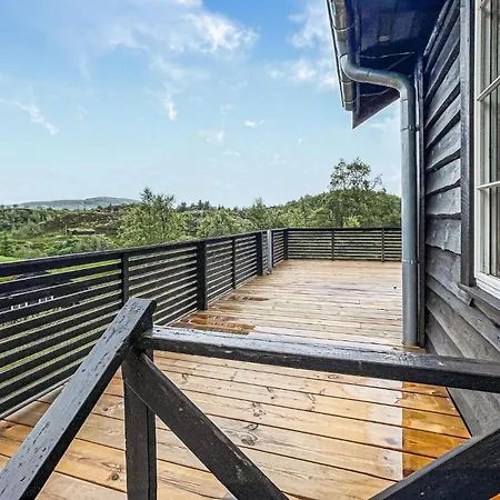 4 Bedroom Gorgeous In Tjorhom